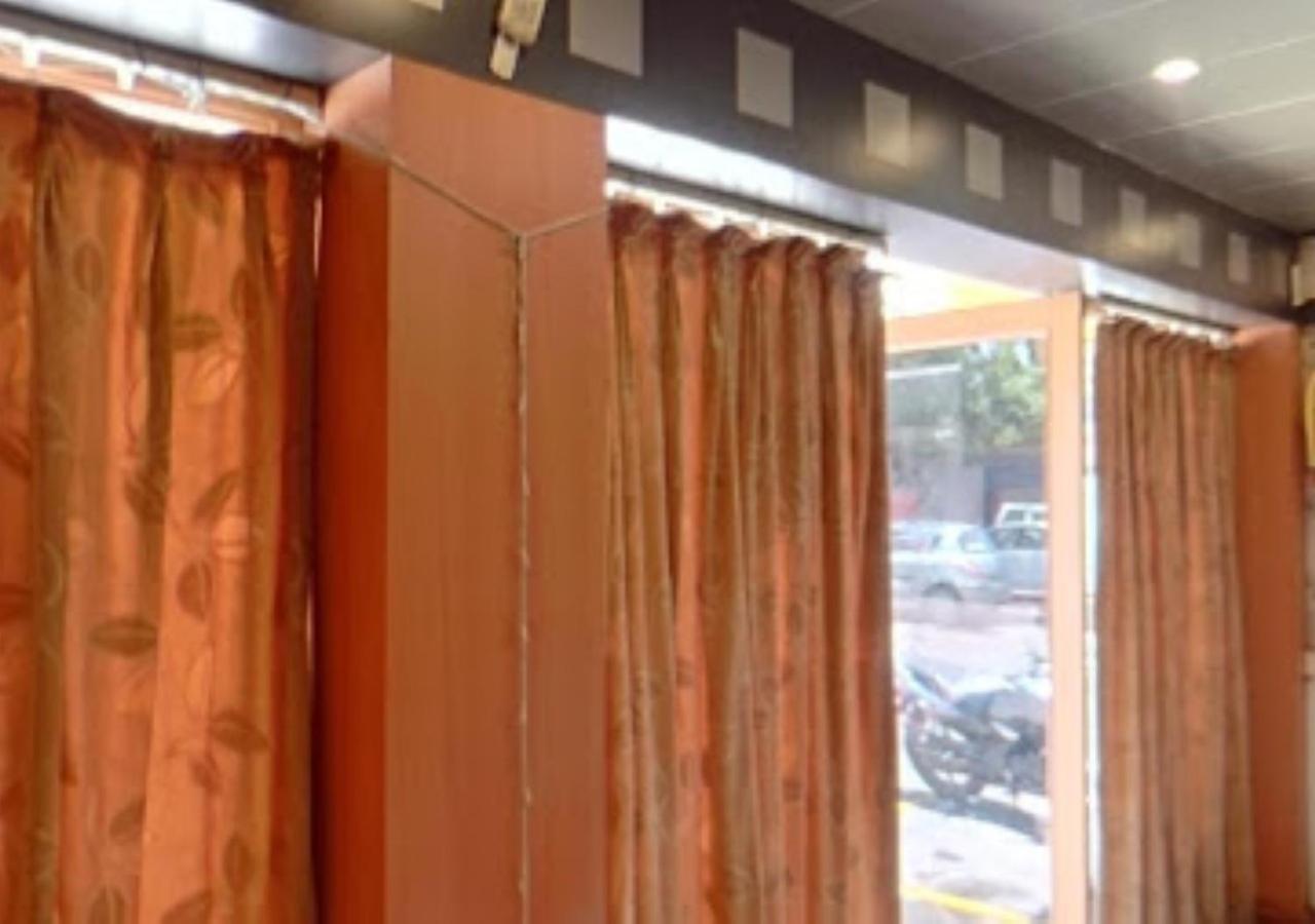 Hotel Mayur Restaurant Chandrapur Esterno foto