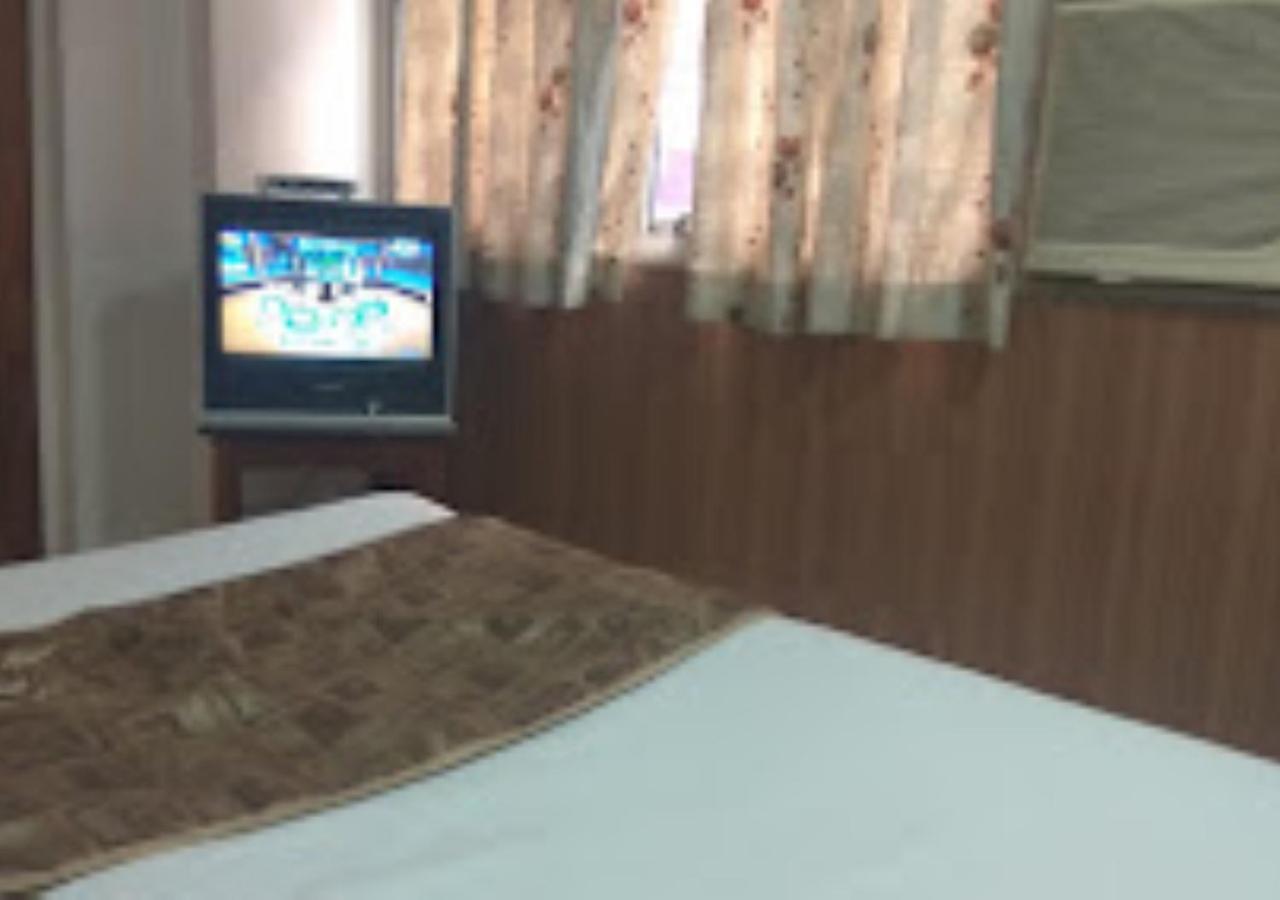Hotel Mayur Restaurant Chandrapur Esterno foto