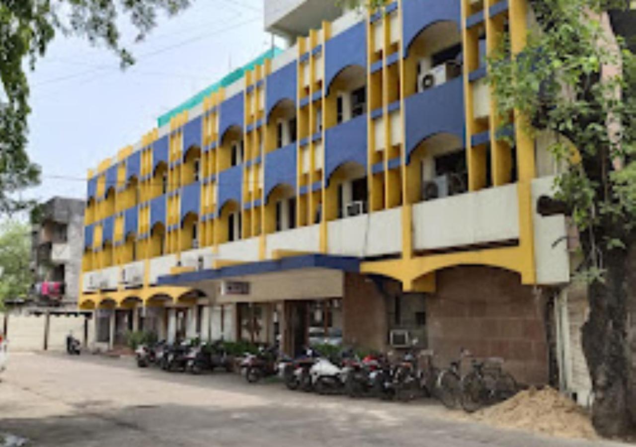 Hotel Mayur Restaurant Chandrapur Esterno foto