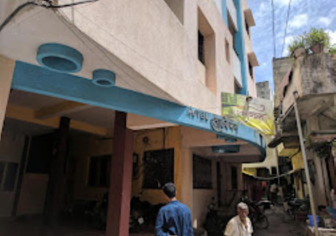 Hotel Mayur Restaurant Chandrapur Esterno foto